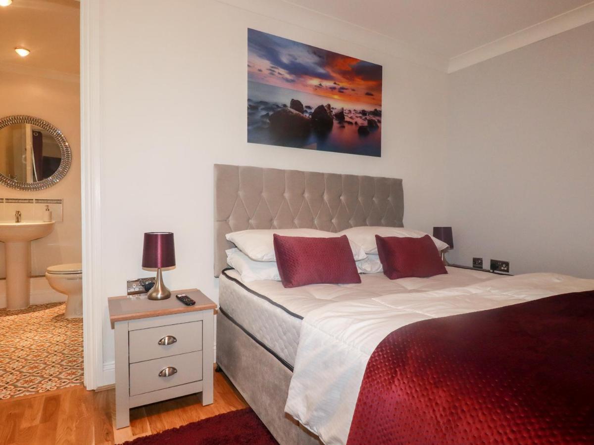Flat 2 Apartman New Quay Kültér fotó